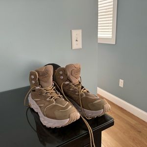 Hoka anacapa hiking boots. Like new worn once